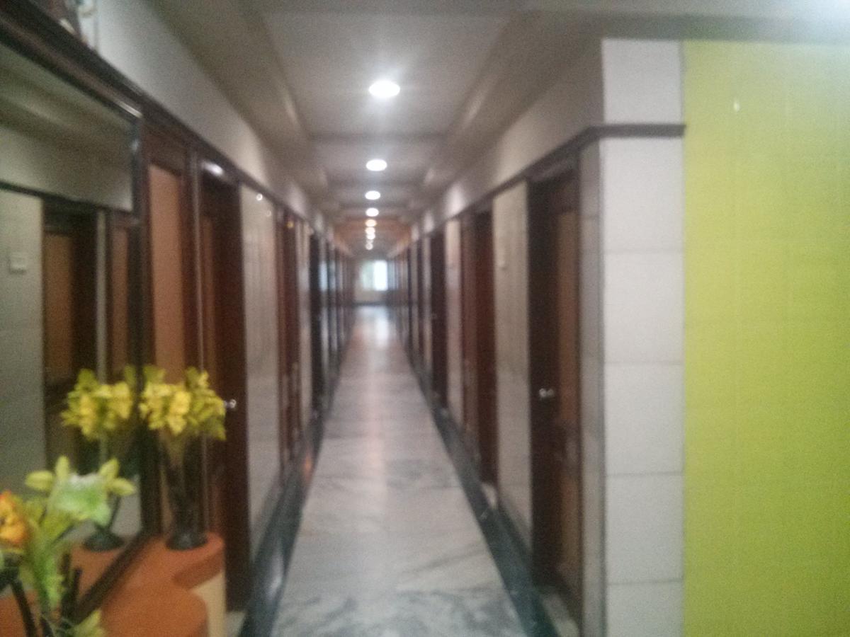 Oyo 5377 Hotel Raaj Bhaavan Chennai Exterior foto